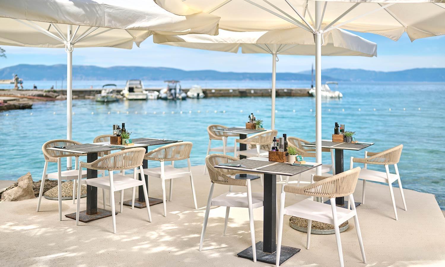 Aminess Style Glamping Villas & Holiday Homes Atea Njivice Dış mekan fotoğraf Restaurant