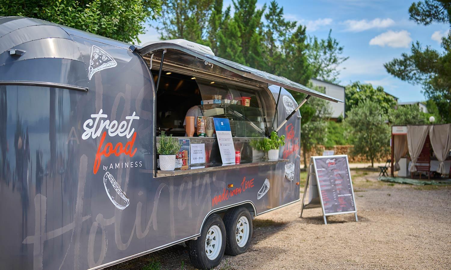Aminess Style Glamping Villas & Holiday Homes Atea Njivice Dış mekan fotoğraf Street Food at the 2019 Adelaide Hills Harvest Festival