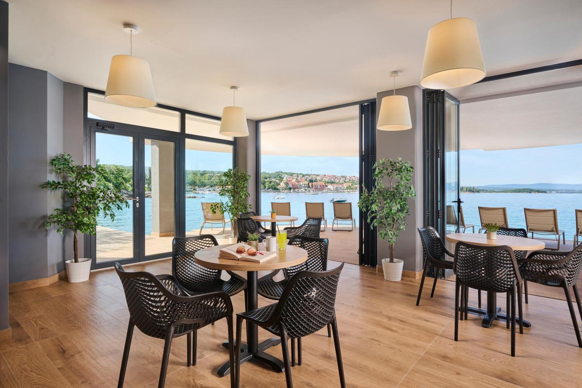 Aminess Style Glamping Villas & Holiday Homes Atea Njivice Dış mekan fotoğraf Restaurant